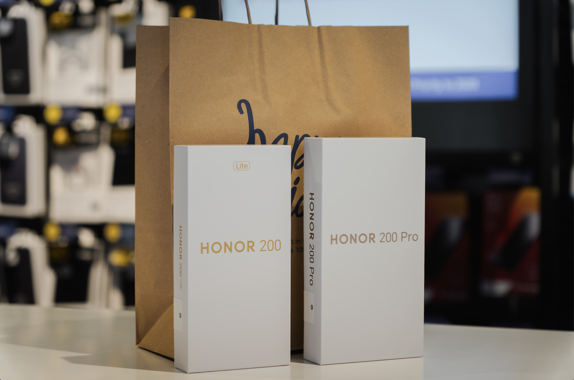 Brand marketing asset HONOR pro 200 device giveaway