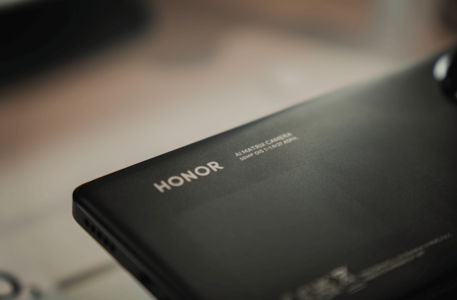 Brand marketing asset HONOR pro 200 device